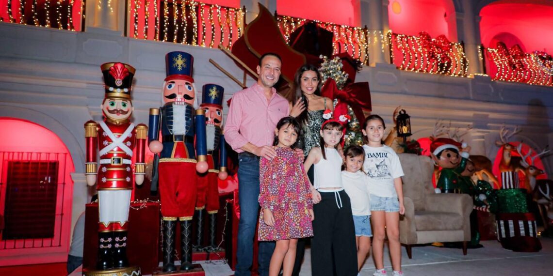 Alcalde JM Unánue enciende el Árbol de Navidad en el “corazón” de Boca