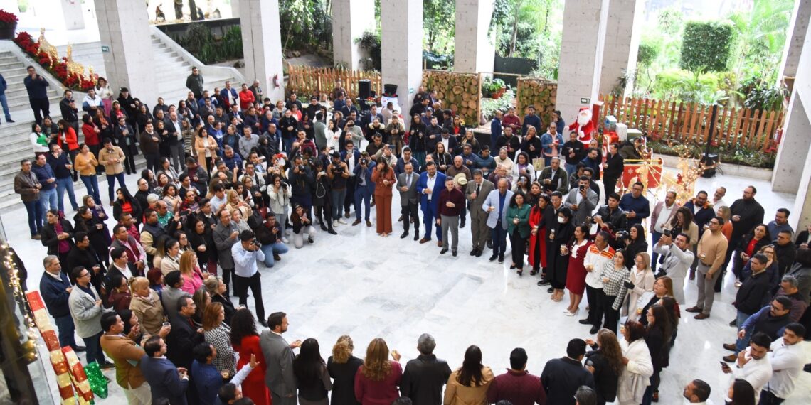 Realiza LXVII Legislatura el tradicional brindis navideño