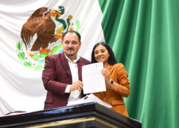 Adultos mayores accederían al 50% de descuento en algunos trámites