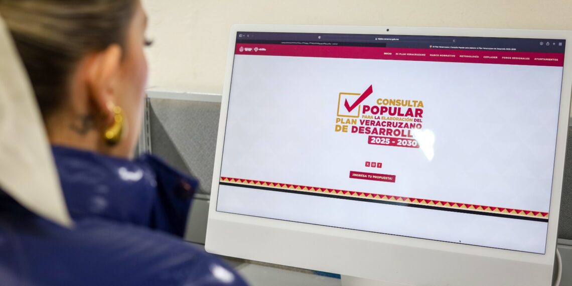 Contraloría exhorta a la participación ciudadana en el Plan Veracruzano de Desarrollo