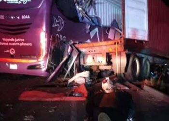 Accidente fatal en libramiento de Perote, hay 7 personas fallecidas y 12 lesionados