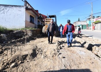 Avanza construcción delcolector pluvial Camino al Sumidero