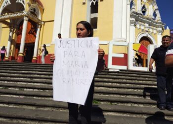 Familiares de vendedora agredida se manifiestan, exigen a FGE aplicar la ley