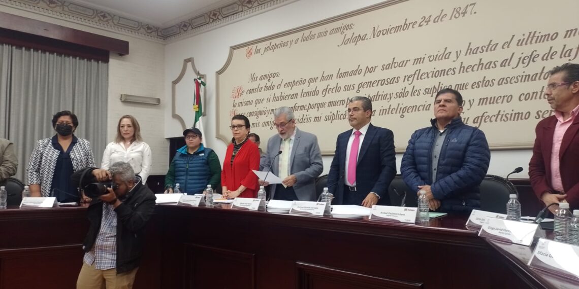 Después de la salida de Ricardo Ahued se van 10 funcionarios municipales