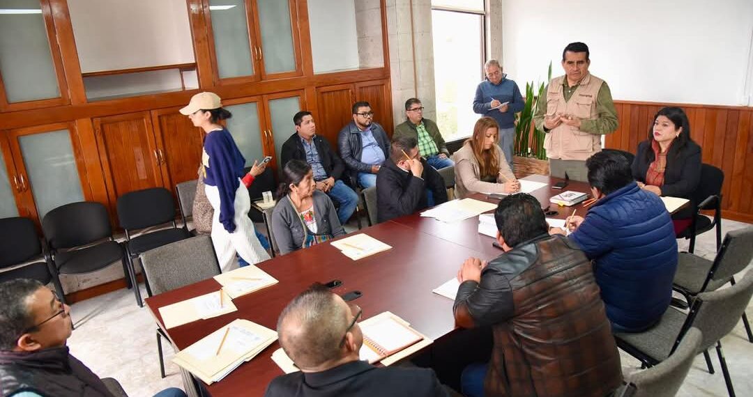 Recibe diputado Esteban Bautista a ediles del distrito de Álamo