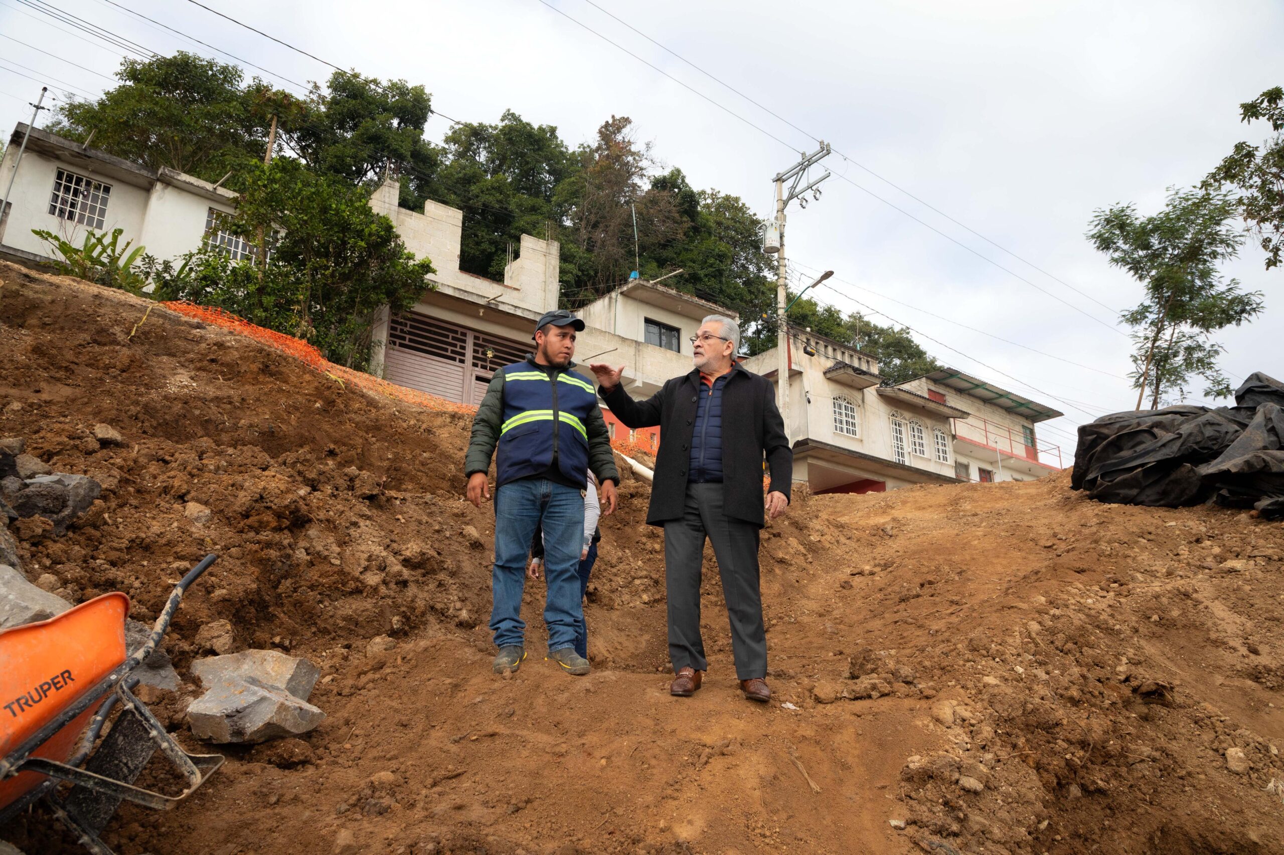 Supervisa Alberto Islas avance de la obra pública
