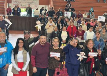 La derecha nunca quiso respaldar a la gente: Gómez Cazarín