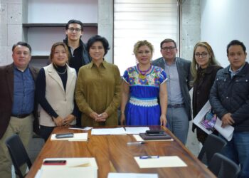 Atiende presidenta de la Comisión de Desarrollo Urbano a autoridades de Papantla