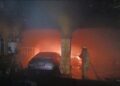 Incendio en casa de la familia Herviz en Ángel R. Cabada, se consumieron vehículos y una parte de la vivienda
