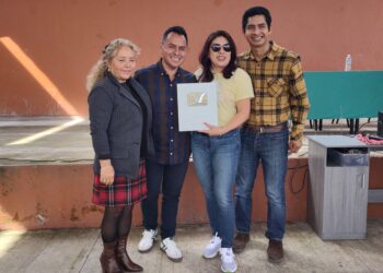 Comparte Ángel Hernández historias de superación con jóvenes de Jilotepec