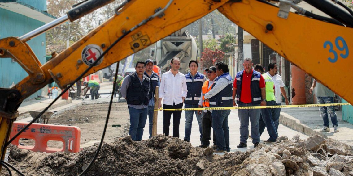 Supervisa Alcalde JM Unánue obra de pavimentación en la colonia Primero de Mayo Sur