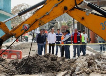Supervisa Alcalde JM Unánue obra de pavimentación en la colonia Primero de Mayo Sur