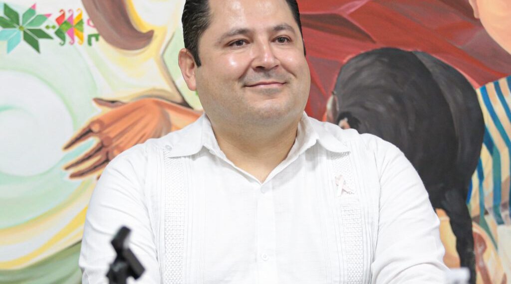 Trasciende, el todavía titular del IVAI sería el relevo de Verónica Hernández Giadans en la Fiscalía