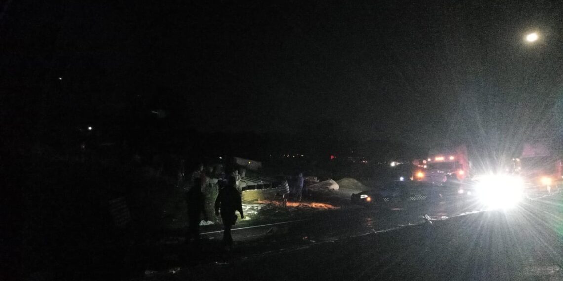 Accidente en la autopista de Xalapa-Perote durante la madrugada de este martes