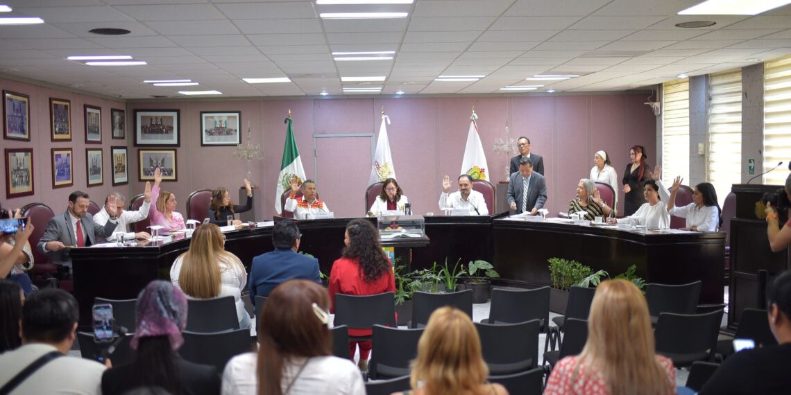 Aprueban licencias para separarse del cargo a titulares de sindicaturas y regidurías