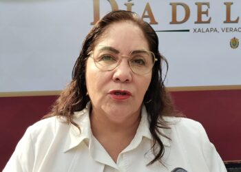 Ahora va Claudia Tello contra “políticos comisionados” de la SEV