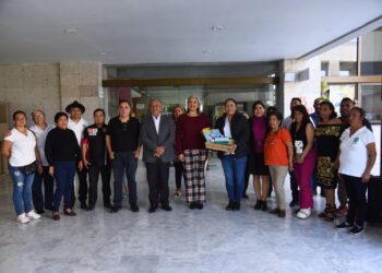 Inaugura diputada expoventa de artesanías en el Congreso