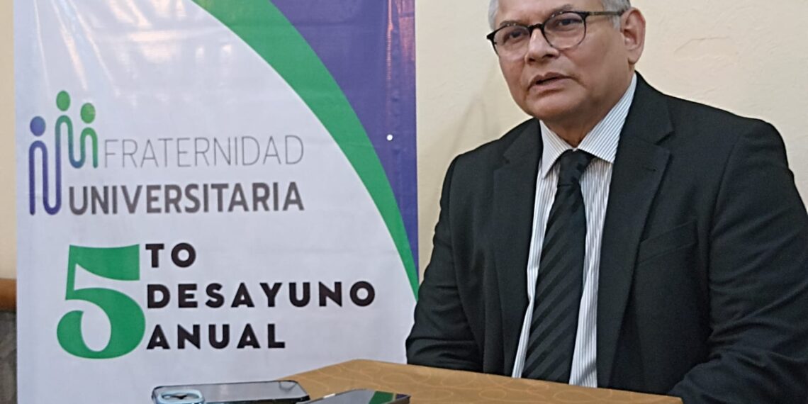 Para la rectoría de la UV, Jorge Manzo se destapa