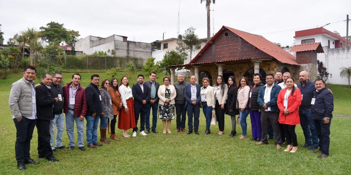 Colaboración, eficiencia y honradez, pide diputado Esteban Bautista a ediles