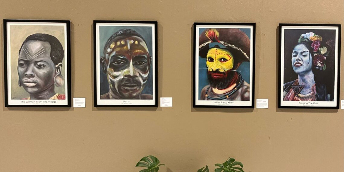 Presentan en el Palacio Legislativo la exposición “Out of Darkness”