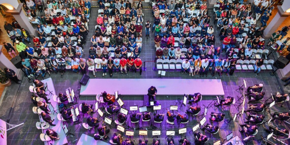 Invita Ayuntamiento al concierto: Juan Gabriel Sinfónico