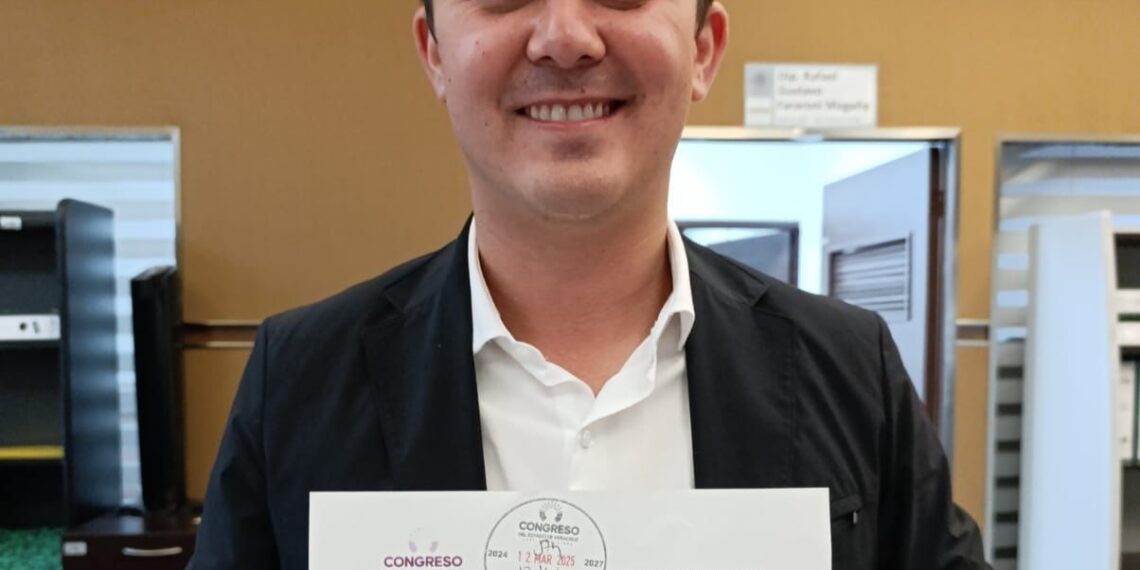 Aprueba Congreso de Veracruz solicitud de licencia del Diputado Rafa Fararoni