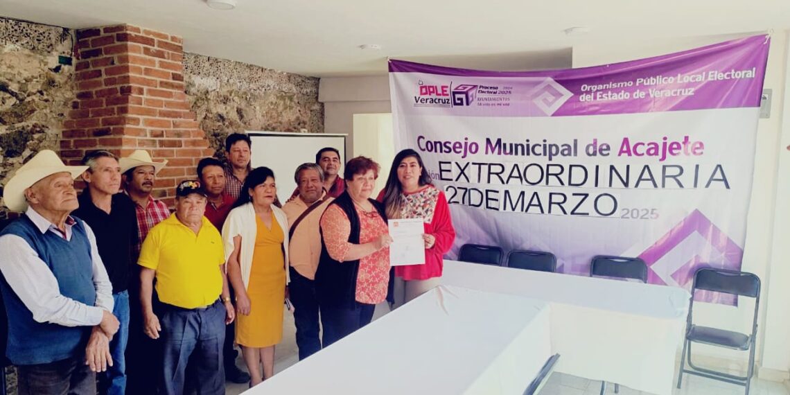 En Acajete, María Guadalupe Saldaña Córdoba se registró por el Partido del Trabajo