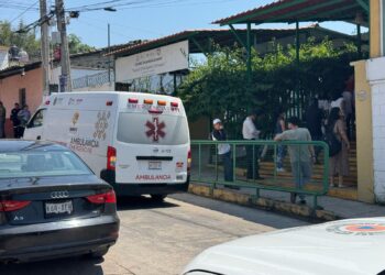 En secundaria de Coatepec se registraron alumnos desmayados y vomitados por altas temperaturas