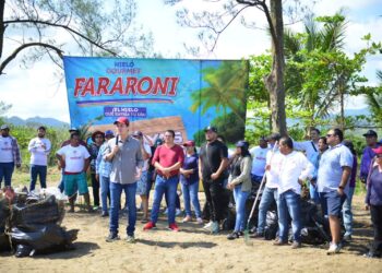 Realiza Rafa Fararoni jornada de limpieza en playas Montepio y Arroyo de Liza