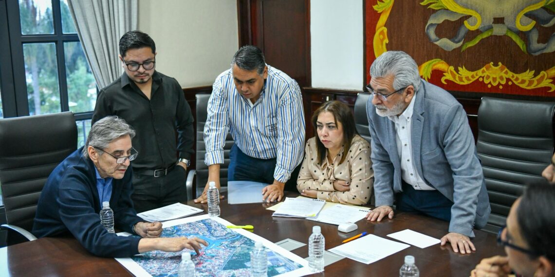 Atiende Alberto Islas avecinos de Las Ánimas