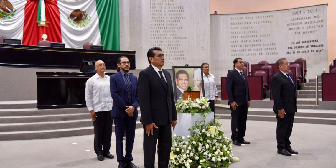 Realizan en el Congreso acto póstumo en memoria de exgobernador de Veracruz
