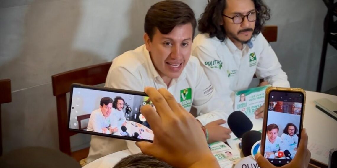 Rafa Alarcón da a conocer que se aplicarán acciones legales por audio falso generado con IA; opositores insisten en la injuria y denostación