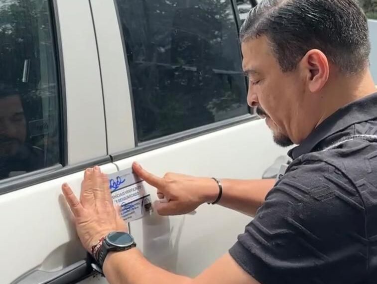 Sellan vehículos y oficinas de Bienestar por las elecciones.