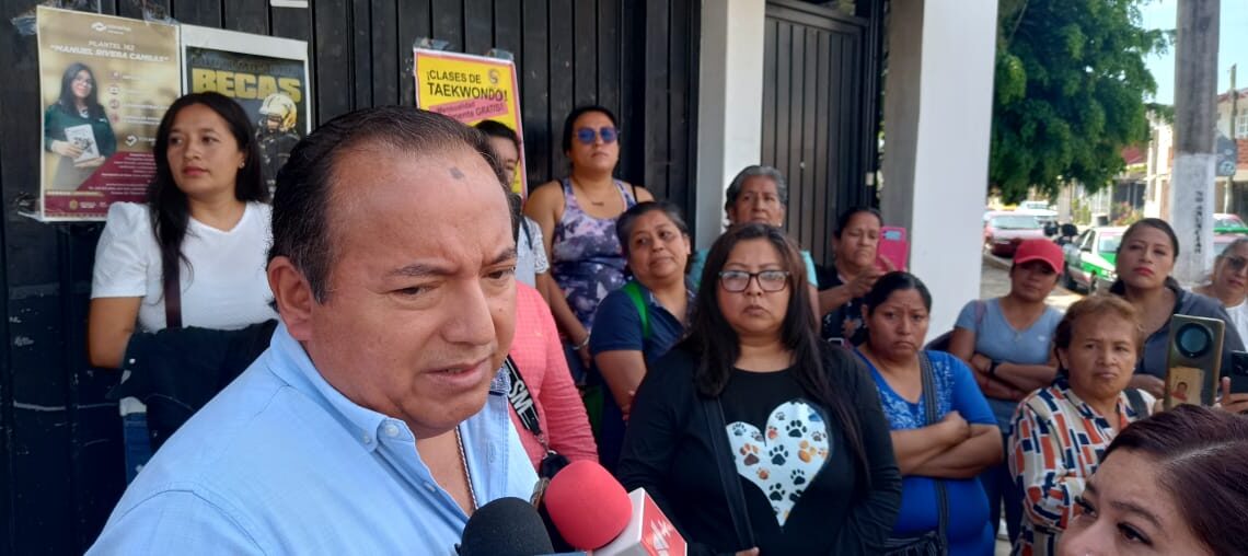 Sociedad de padres de familia de secundaria en Xalapa quería hacer perdedisos 26 mil pesos