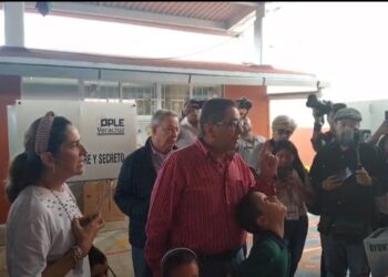 En Xalapa, candidato del PRI, Silvio Lagos Galindo denuncia irregularidades en la conformación de mesa de casilla donde le tocó votar