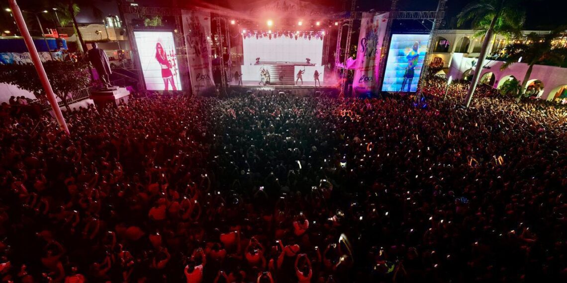 Miles de personas degustaron del Filete Relleno y disfrutaron la noche con un gran espectáculo de Belinda