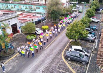 Tal como lo anunciaron, taxistas “no están contentos” con las nuevas tarifas y salieron a manifestarse