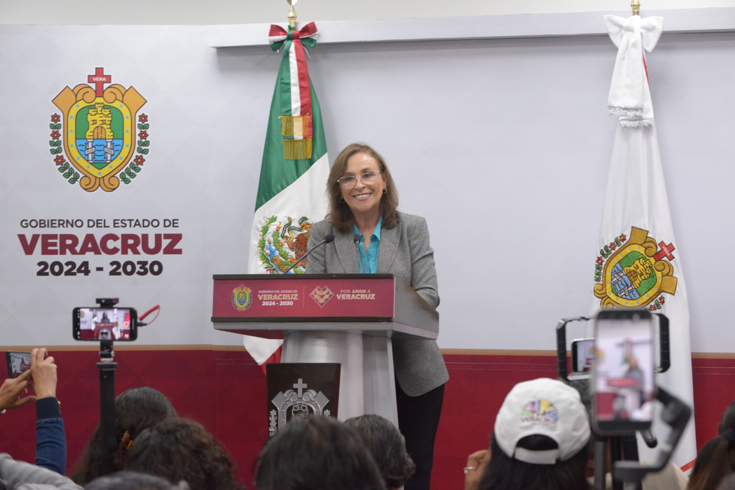 Hay diálogo abierto con taxistas y revisión responsable de tarifas: Rocío Nahle