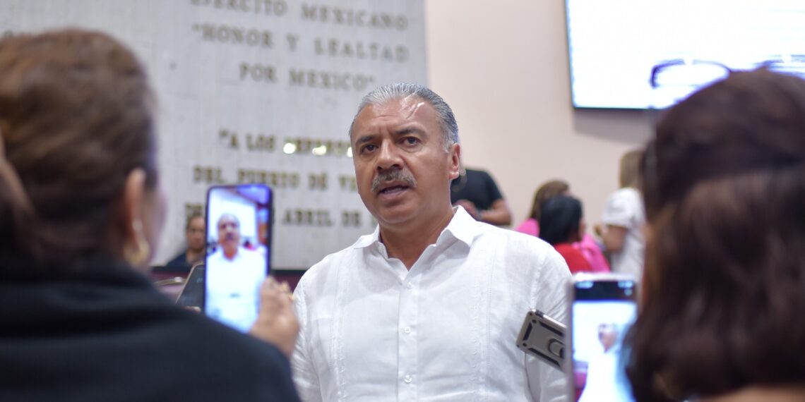 Impulsa diputado José Reveriano regularización de predios escolares