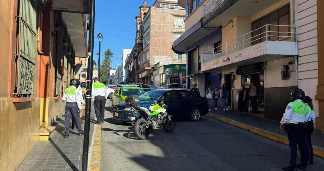 Ahora aparece Lady Limpia Pública, amenazó a policías con “abrir fuego” y presumió ser empleada estatal