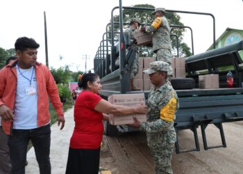 Veracruz despliega ayuda para familias afectadas por la Onda Tropical 20