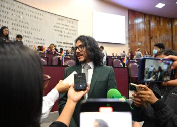 Que ingresos de tiendas escolares se queden en planteles, confía Carlos Marcelo Ruiz