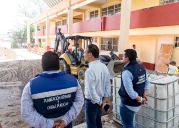 Alcalde JM Unánue reafirma su compromiso con la educación y el deporte en Boca del Río