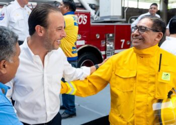 Reconoce Alcalde Juan Manuel Unánue labor de los bomberos en su día