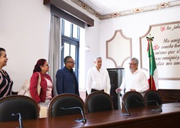 Recibe Alberto Islas a Daniela Griego en Palacio Municipal