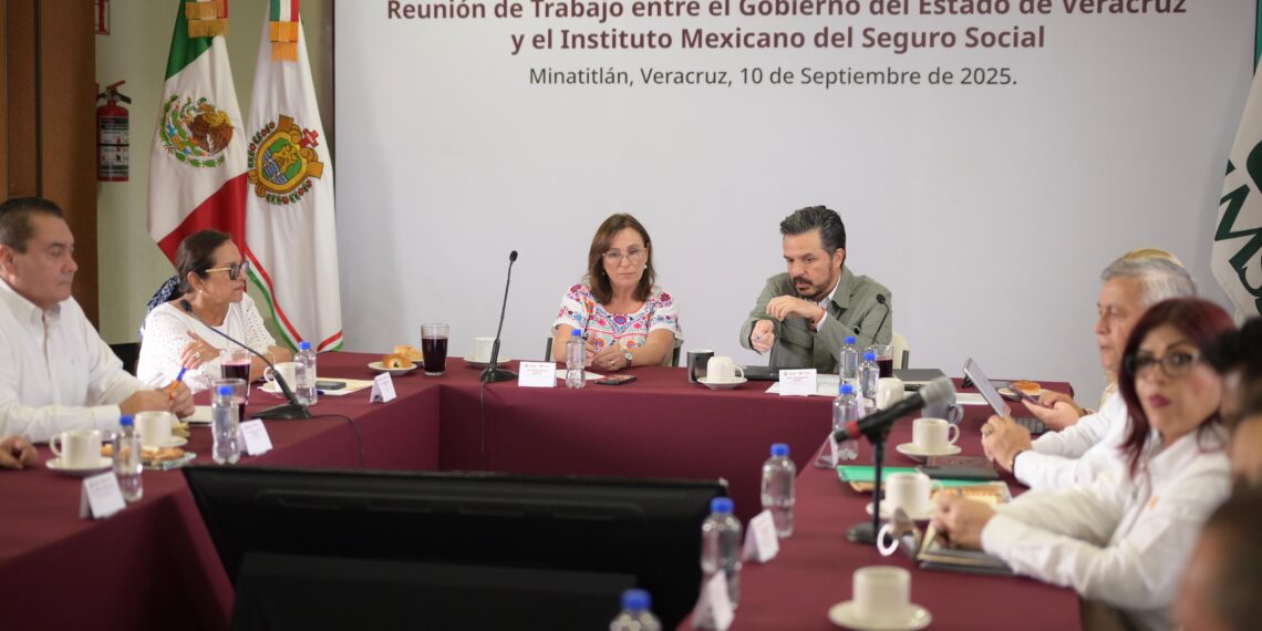 Rocío Nahle y Zoé Robledo coordinan acciones para garantizar atención médica de calidad en Veracruz
