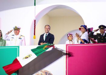 Conmemora Alcalde JM Unánue el 215 aniversario del Grito de Independencia