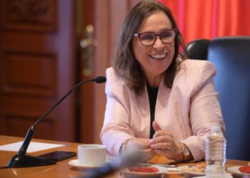 Histórico ajuste salarial, Gobernadora anuncia aumento del 6 % a trabajadores del Estado