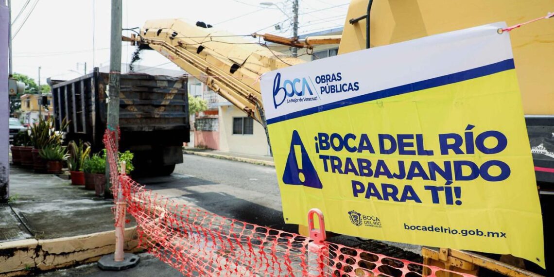 Supervisa Alcalde JM Unánue trabajos de pavimentación de la calle Graciano Sánchez