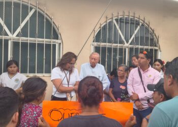 Mantienen diálogo autoridades estatales con padres de familia de Telesecundaria José Vasconcelos